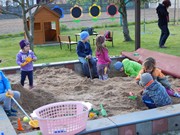 Čarodějnické odpoledne s rodiči na školní zahradě